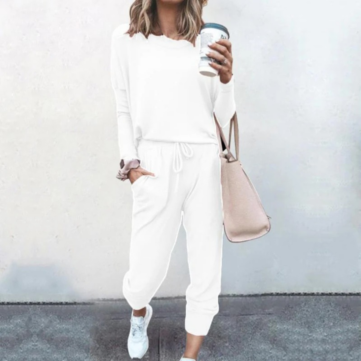 PAULA | Loose-fitting and wonderfully comfortable tracksuit for women