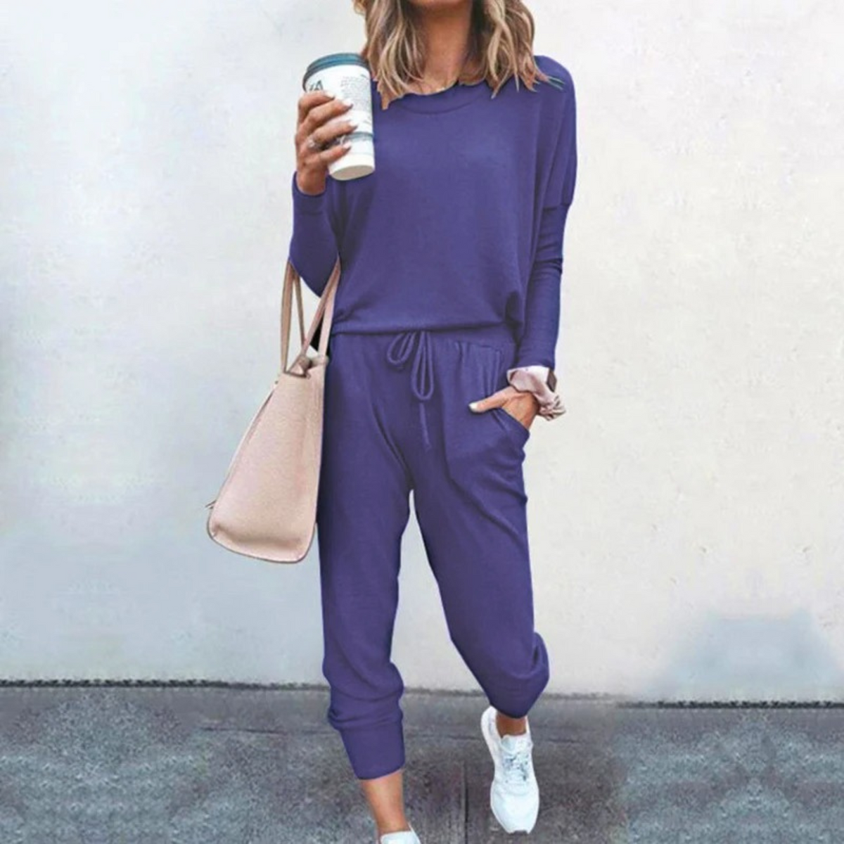 PAULA | Loose-fitting and wonderfully comfortable tracksuit for women