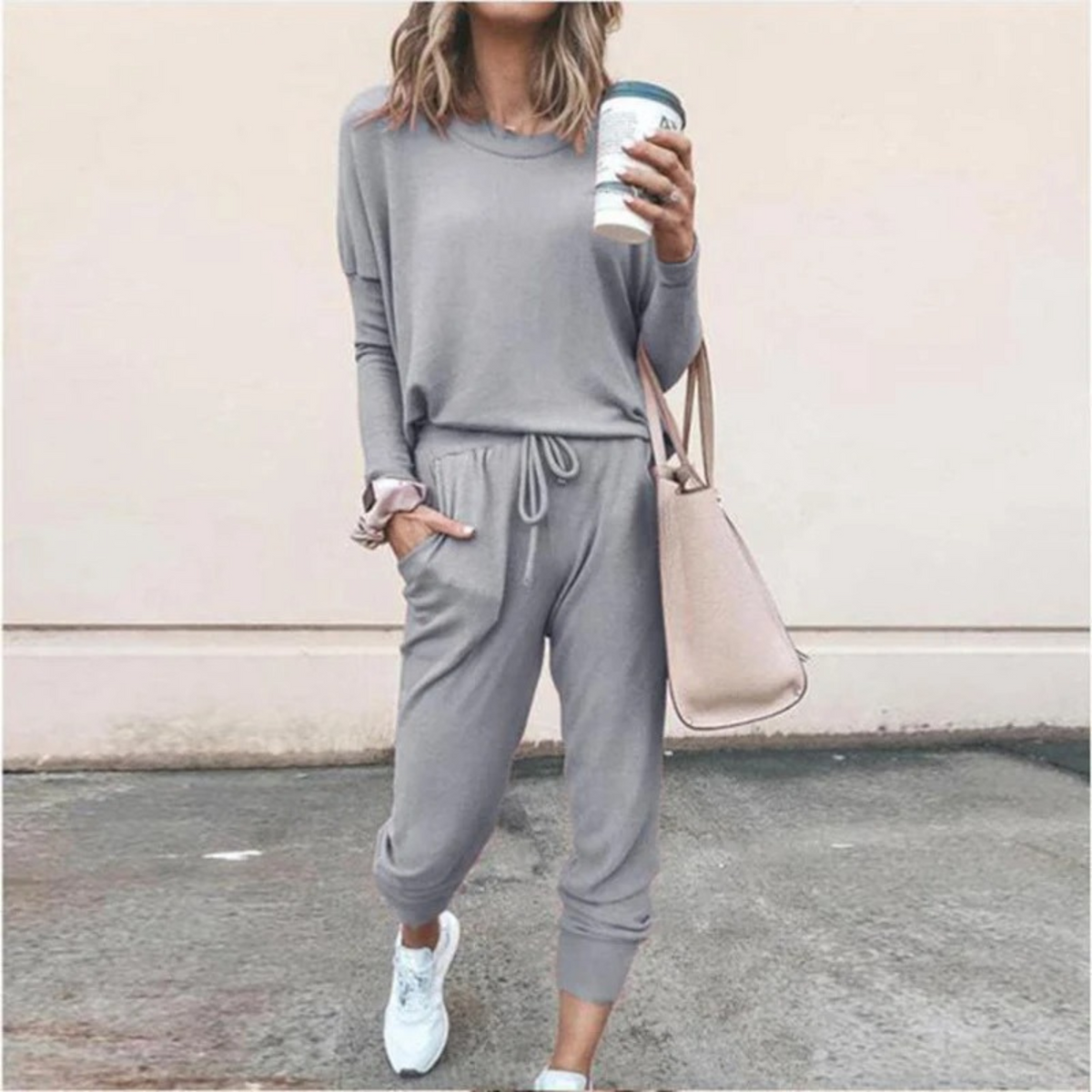 PAULA | Loose-fitting and wonderfully comfortable tracksuit for women