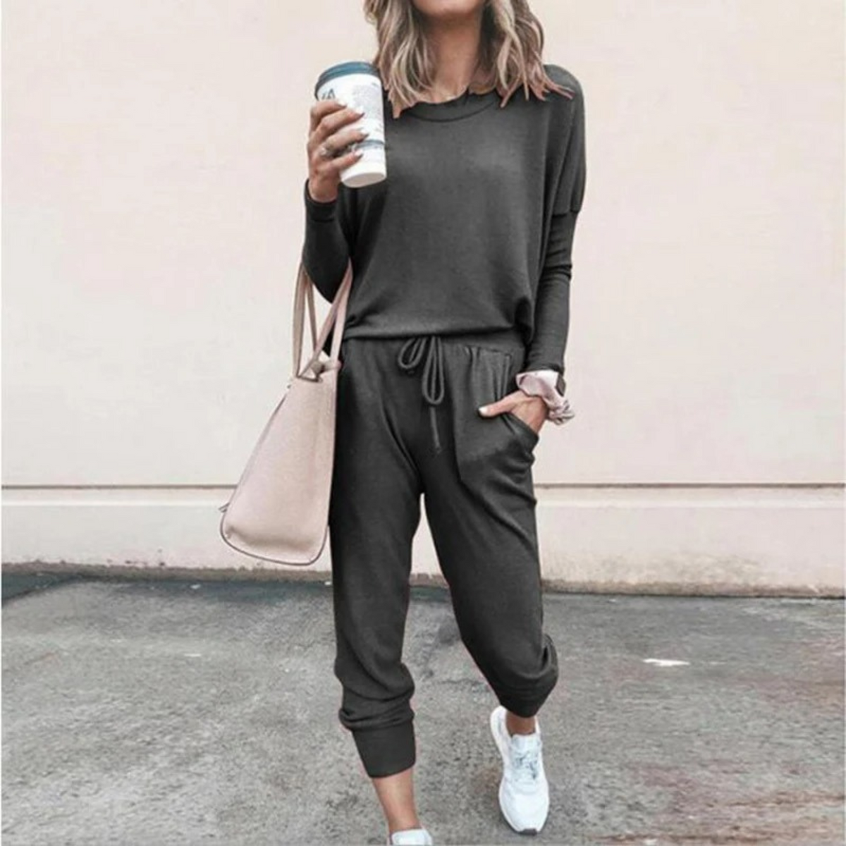 PAULA | Loose-fitting and wonderfully comfortable tracksuit for women